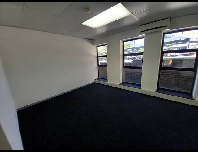 210M² OFFICE TO LET IN BRYANSTON